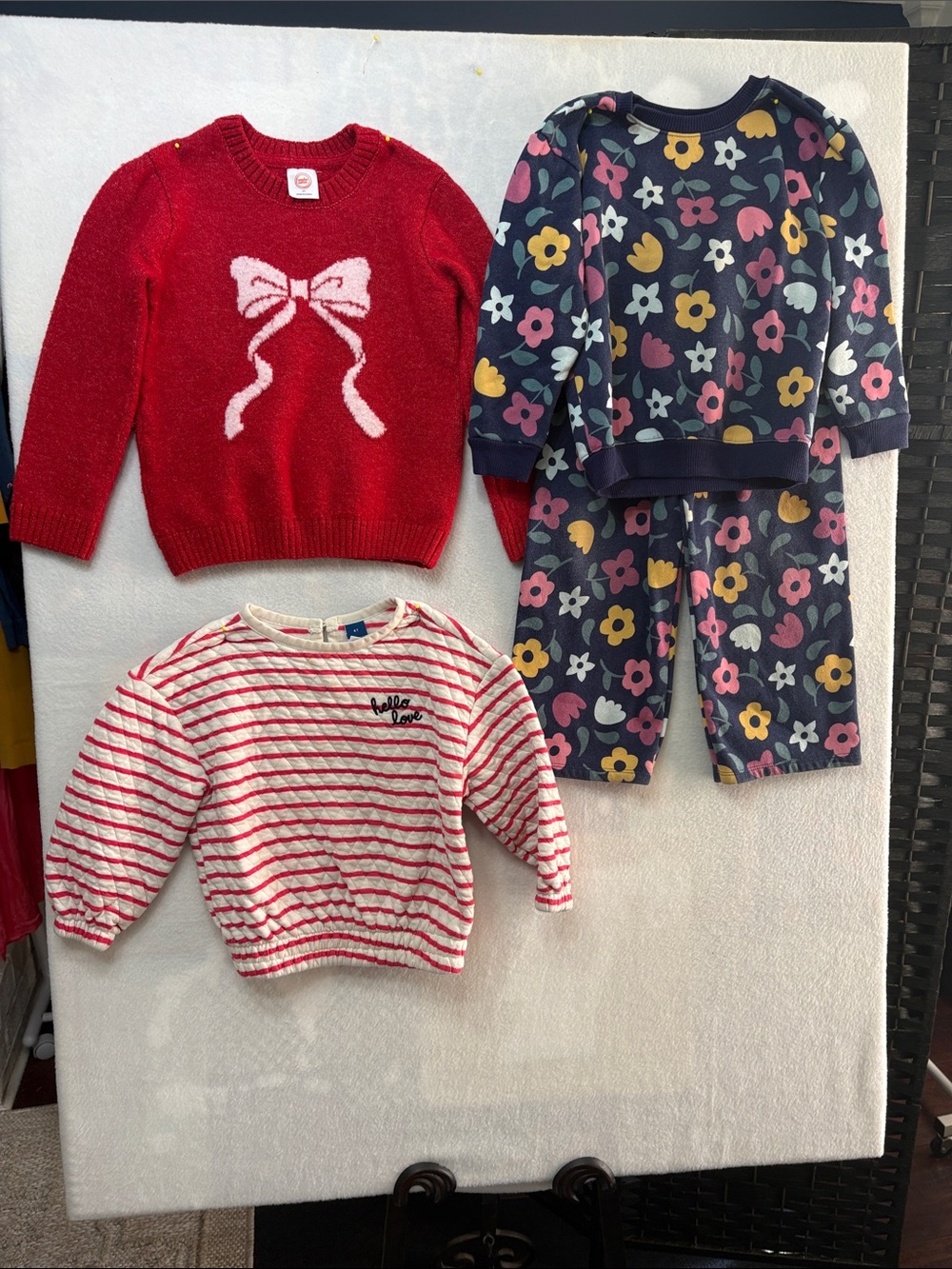 Girls 4 piece clothing bundle Size 4T